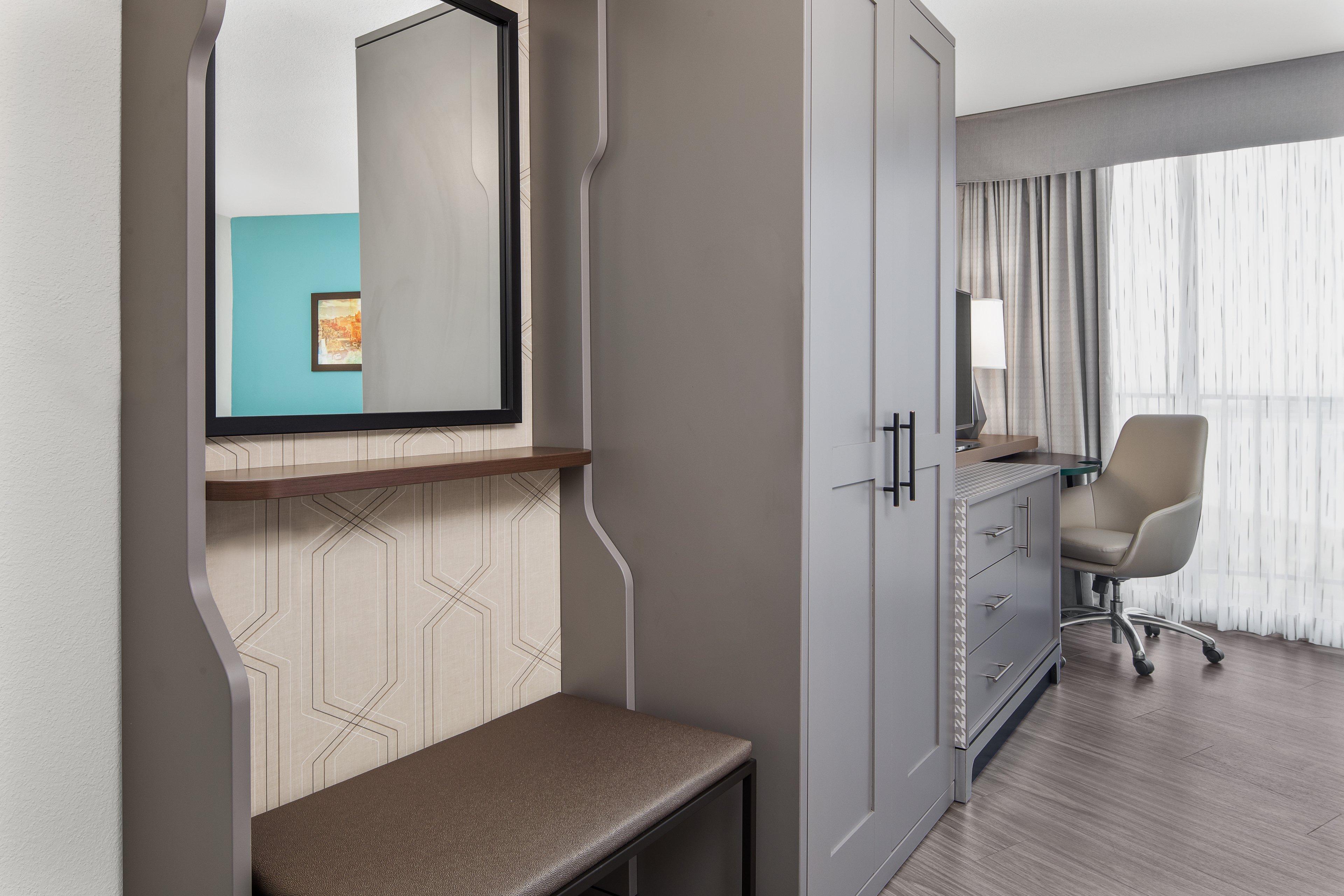 Holiday Inn Charleston-Riverview By Ihg Exterior photo