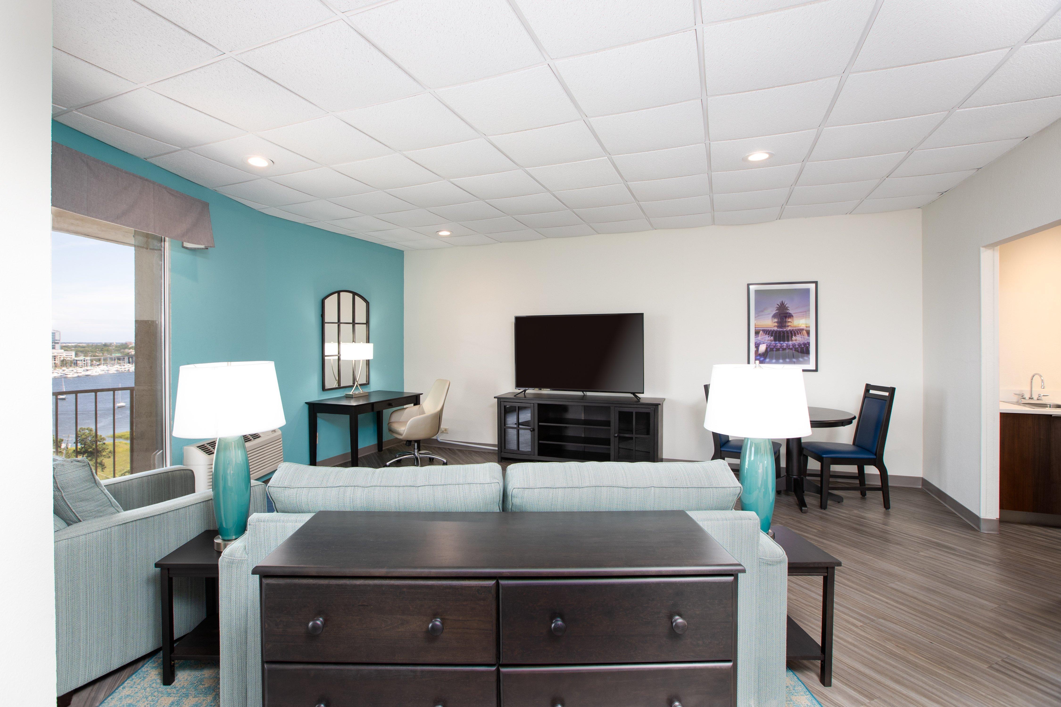Holiday Inn Charleston-Riverview By Ihg Exterior photo
