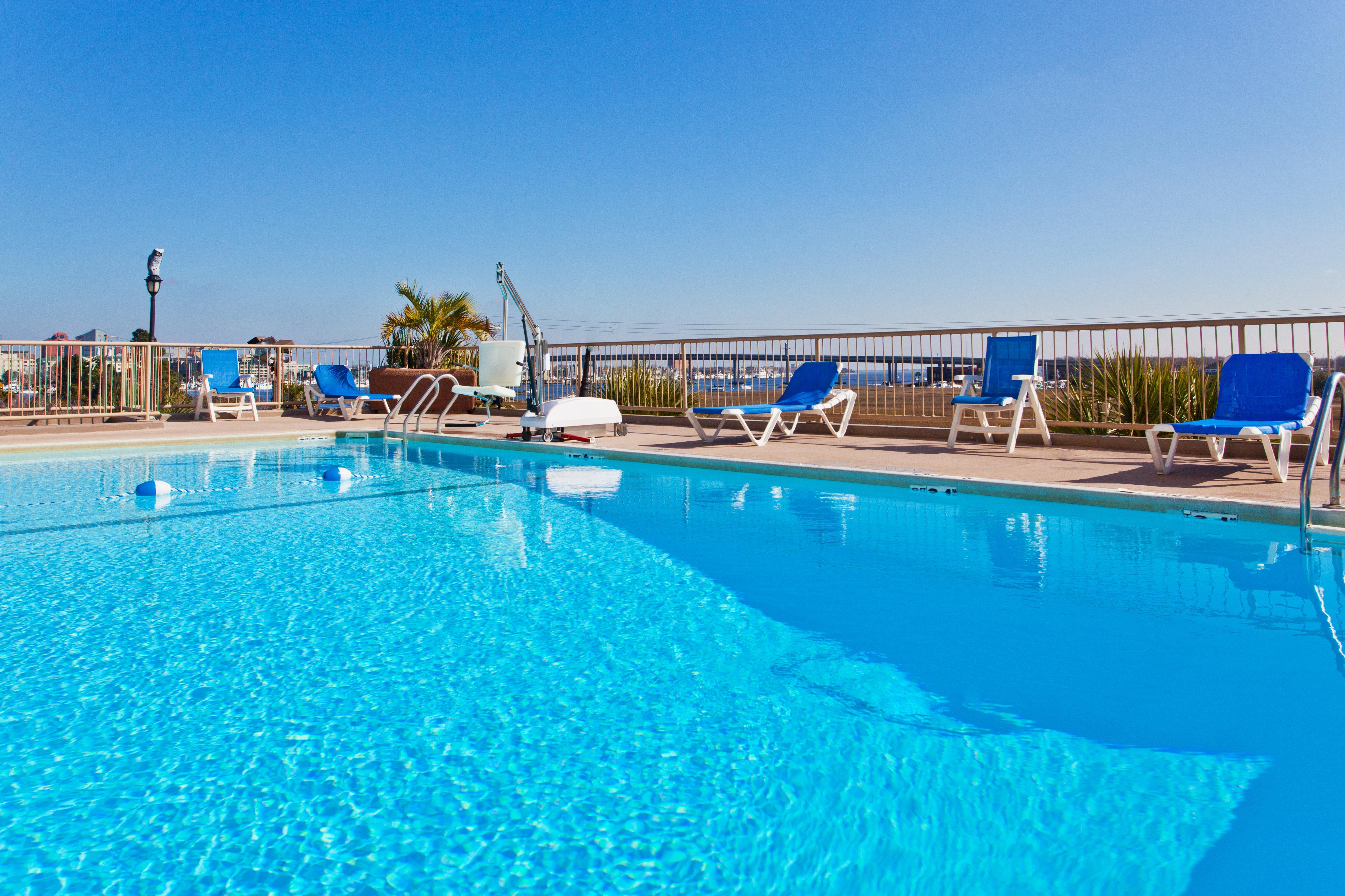 Holiday Inn Charleston-Riverview By Ihg Exterior photo