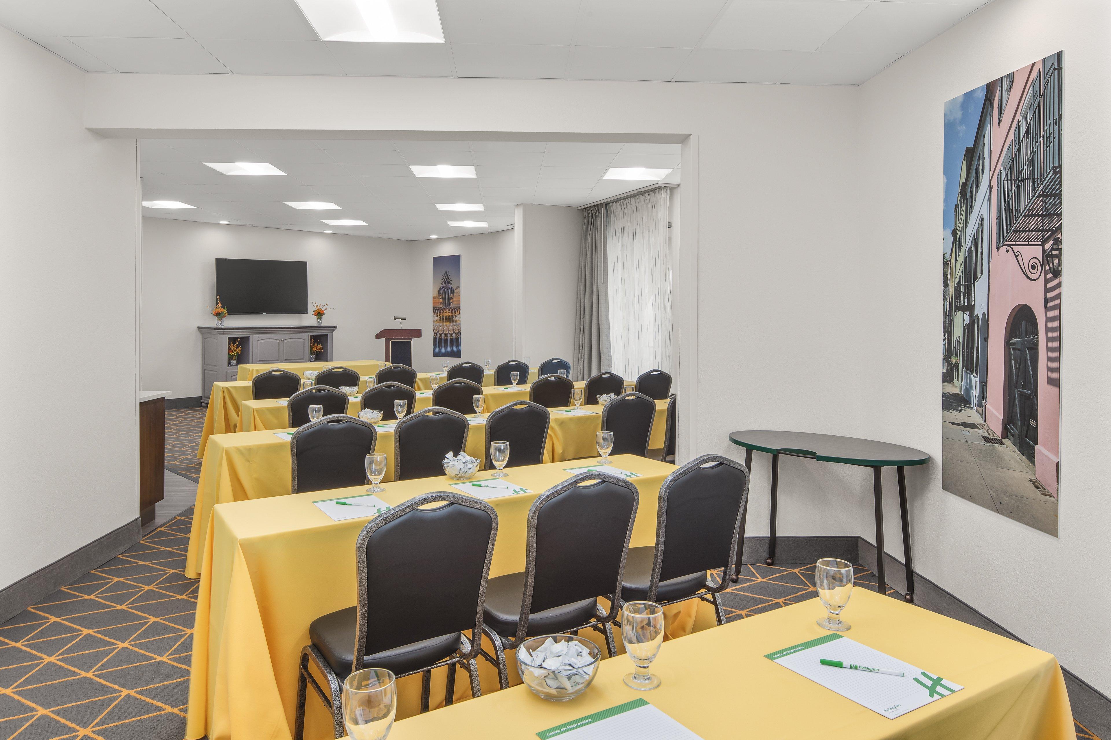 Holiday Inn Charleston-Riverview By Ihg Exterior photo
