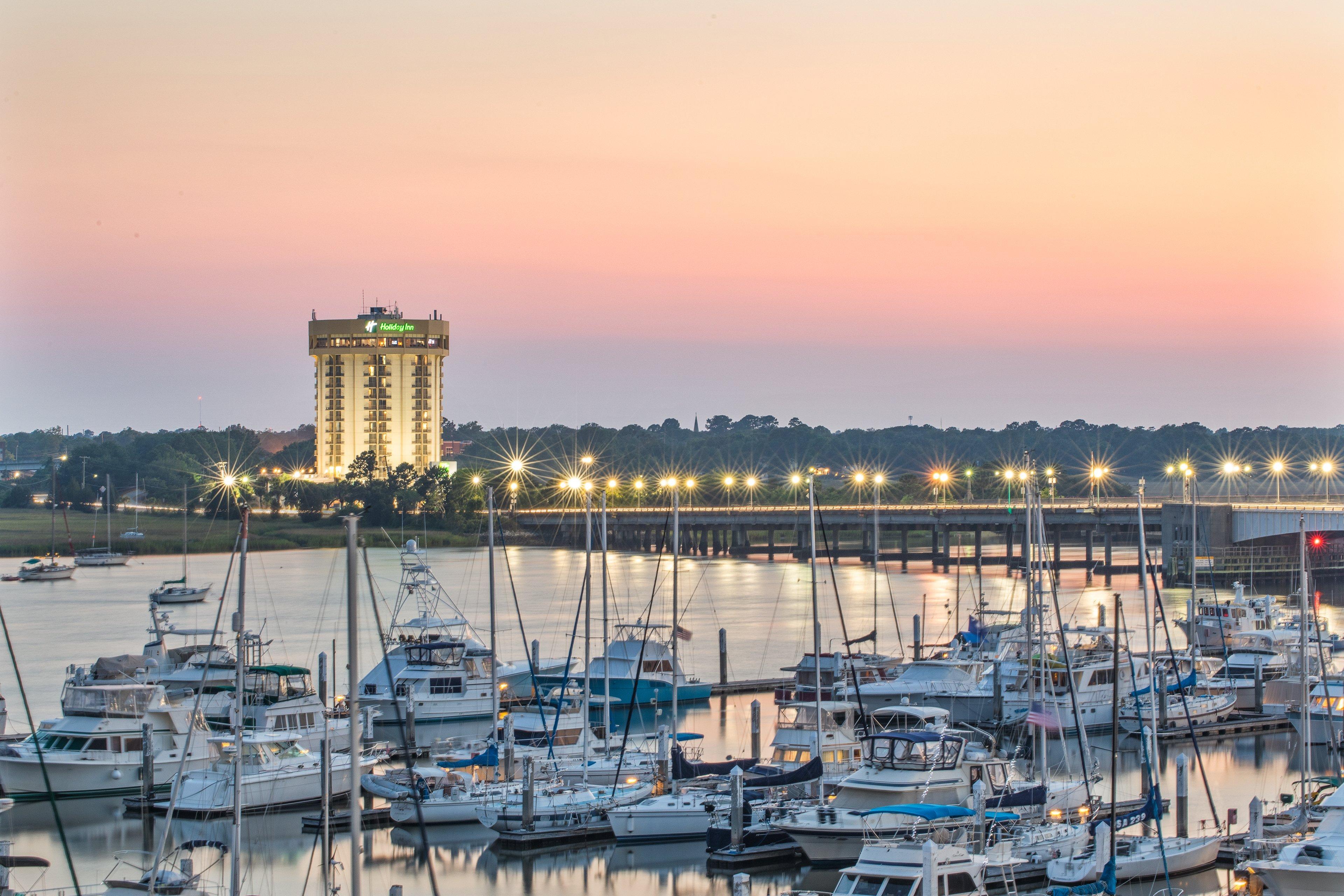 Holiday Inn Charleston-Riverview By Ihg Exterior photo