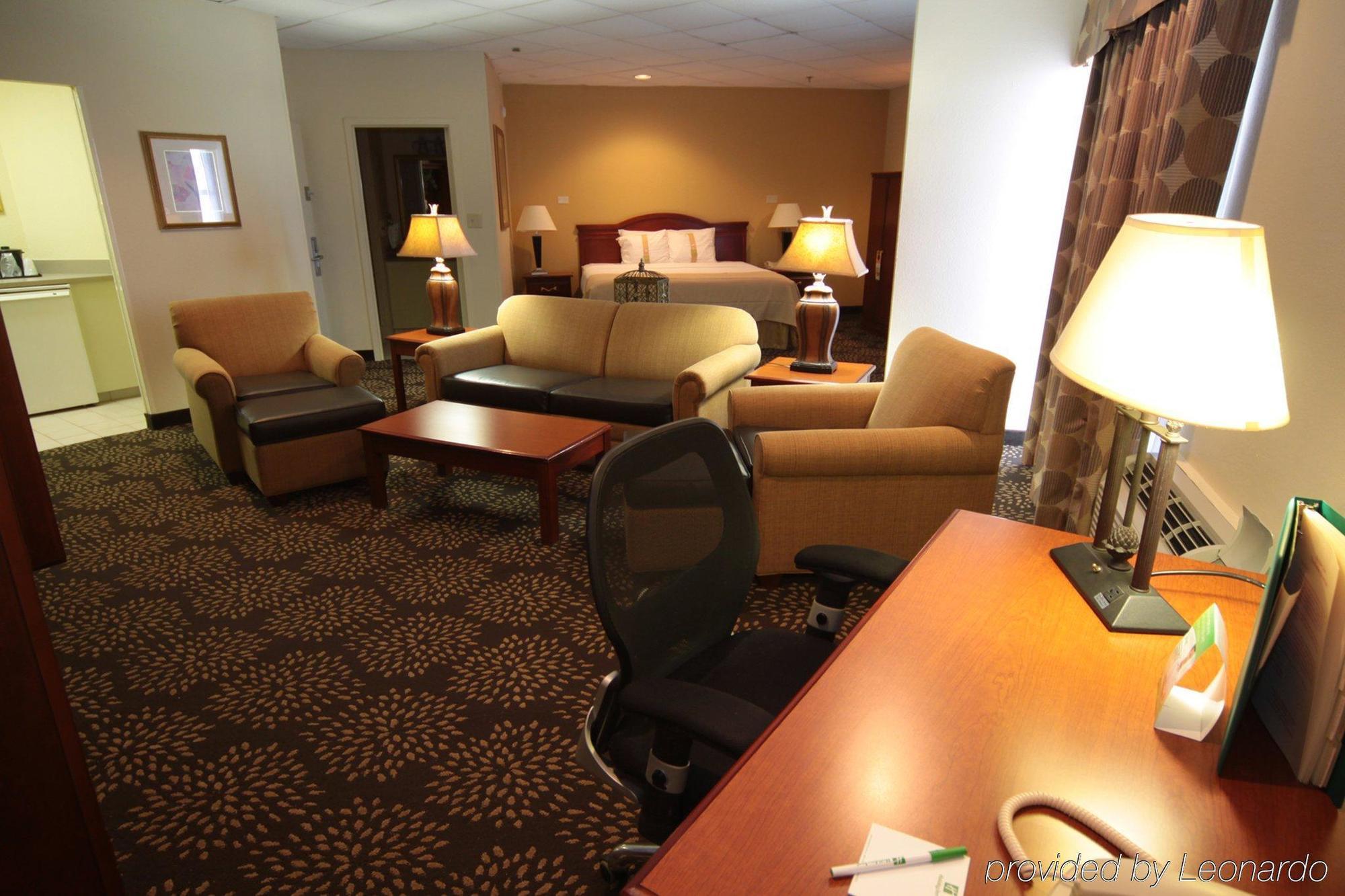 Holiday Inn Charleston-Riverview, An Ihg Hotel Room photo