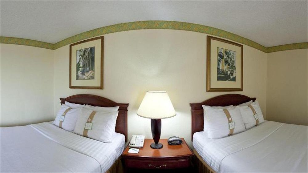 Holiday Inn Charleston-Riverview By Ihg Exterior photo