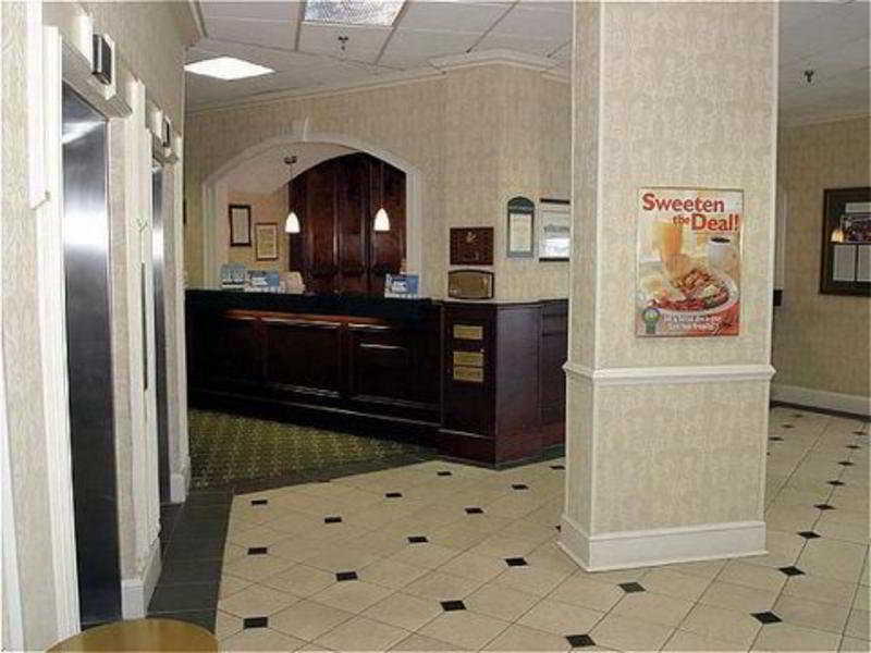 Holiday Inn Charleston-Riverview By Ihg Exterior photo