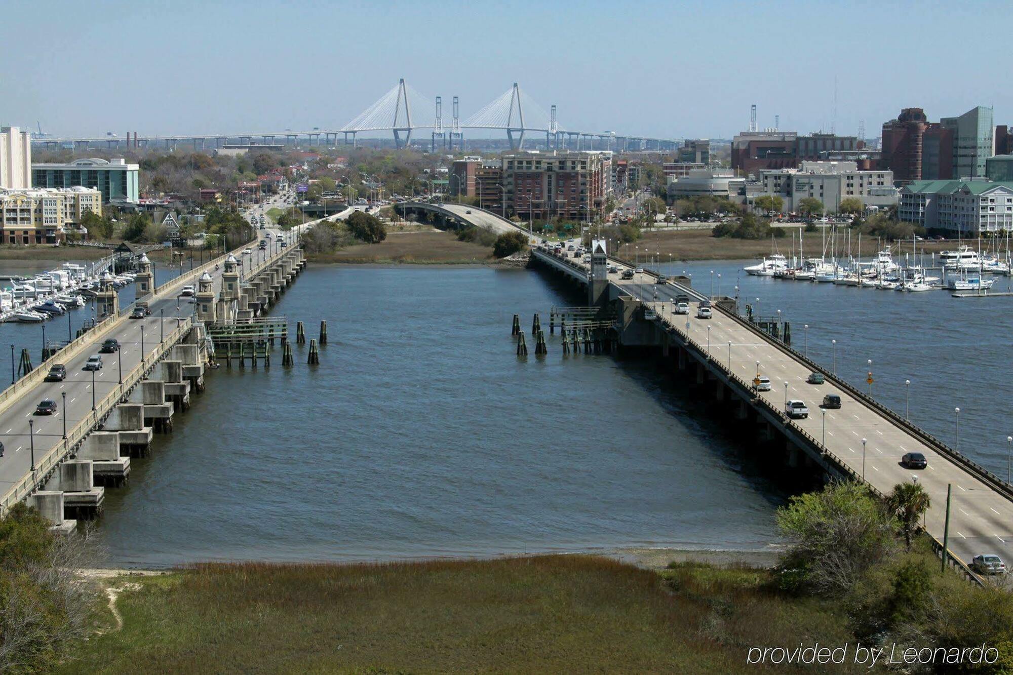 Holiday Inn Charleston-Riverview By Ihg Exterior photo