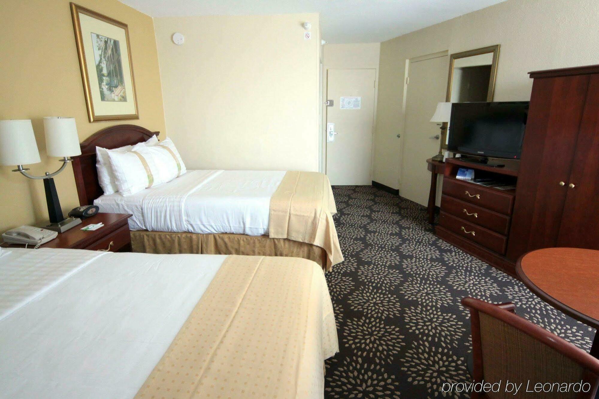 Holiday Inn Charleston-Riverview By Ihg Exterior photo